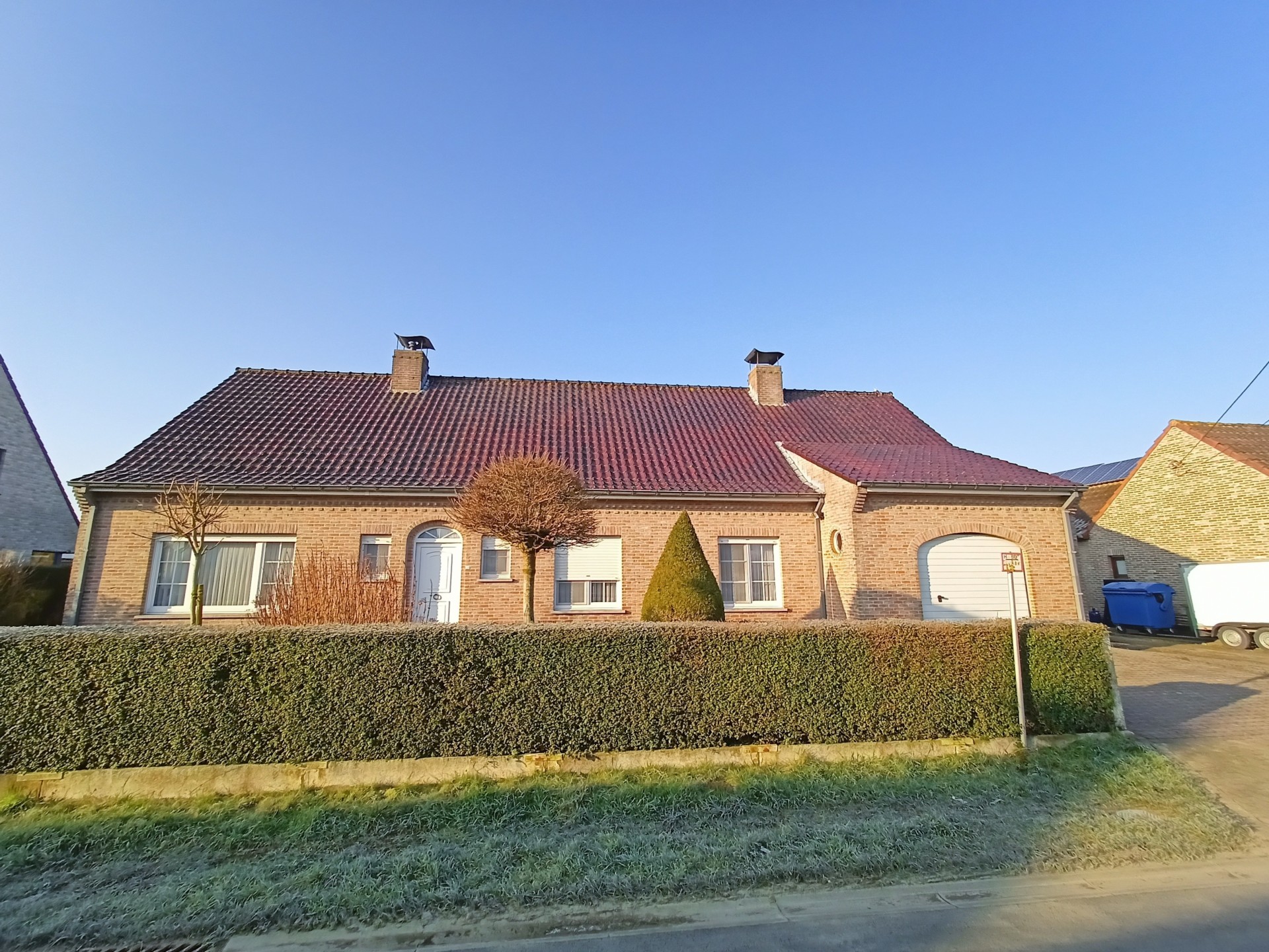 Ypres: Magnificent villa with garden, meadow and orchard