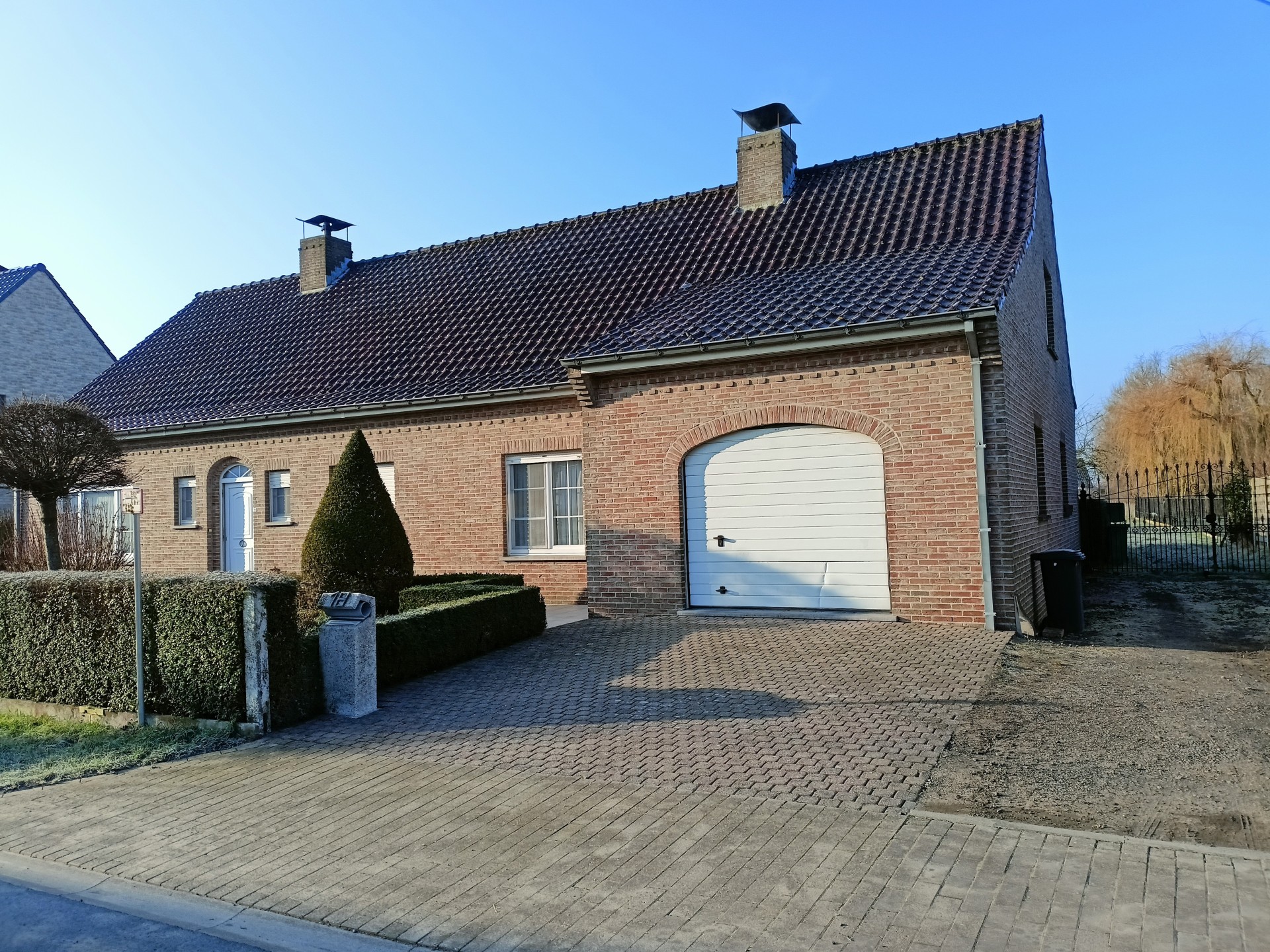 Ypres: Classical villa for sale on 3660m2