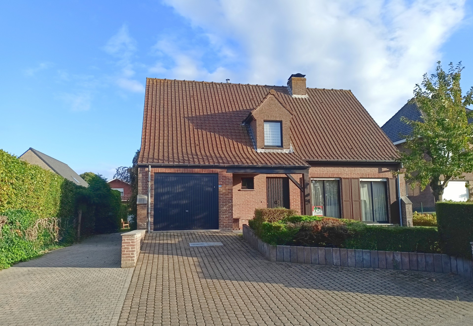Uitstekend onderhouden villa met grote garage