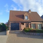 Beautifully decorated villa with garden and garage