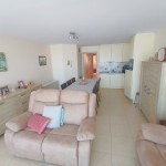 Bel appartent à 200 mètres de la mer avec deux chambres, terrasse et garage