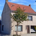 Beautiful house with big garden, garage and seccond way-out