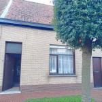 Te renoveren woning met grote zonnige tuin 